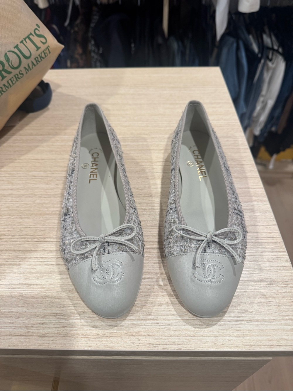 CHANEL Light Gray Tweed & Leather Bow Ballet Flats
